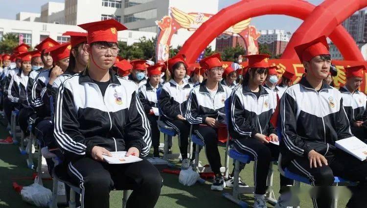 东南亚女孩逃脱